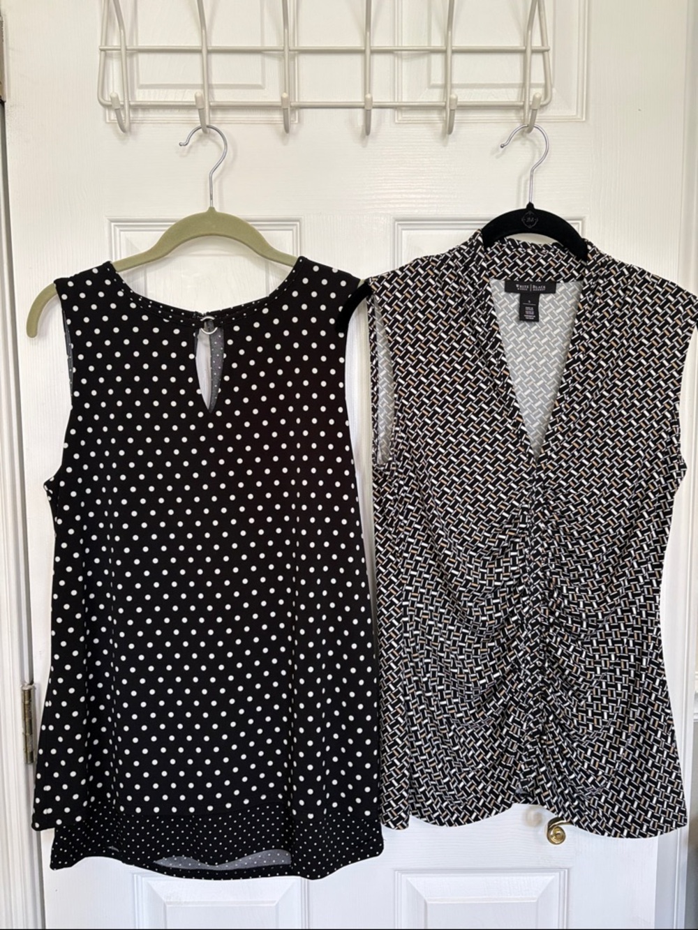 2 White House Black Market Sleeveless Black White Geometric Polka Dot